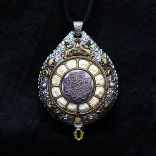 Pure silver. Pendant (Nine Palaces and Eight Diagrams)