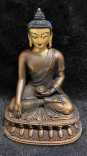 Sakyamuni Buddha Statue