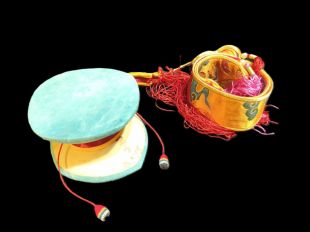 Damaru Bone w brocade